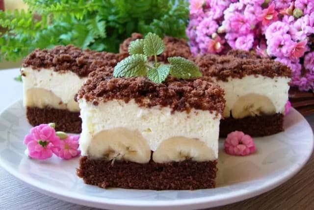 Przepis na ciasto kopiec kreta z bananami – łatwe i pyszne! Przepis na ciasto kopiec kreta z bananami – łatwe i pyszne!
